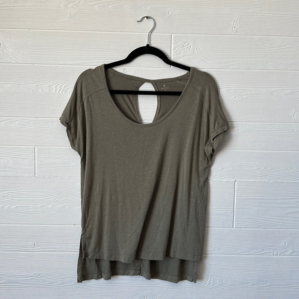 Apana green tshirt with keyhole back and textured white spots size small